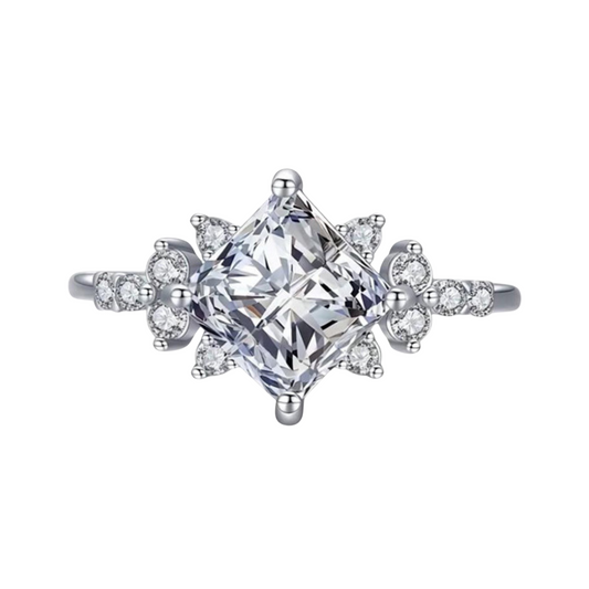 Ring, Prinzessschliff, aus 925er Silber – Königliche Eleganz