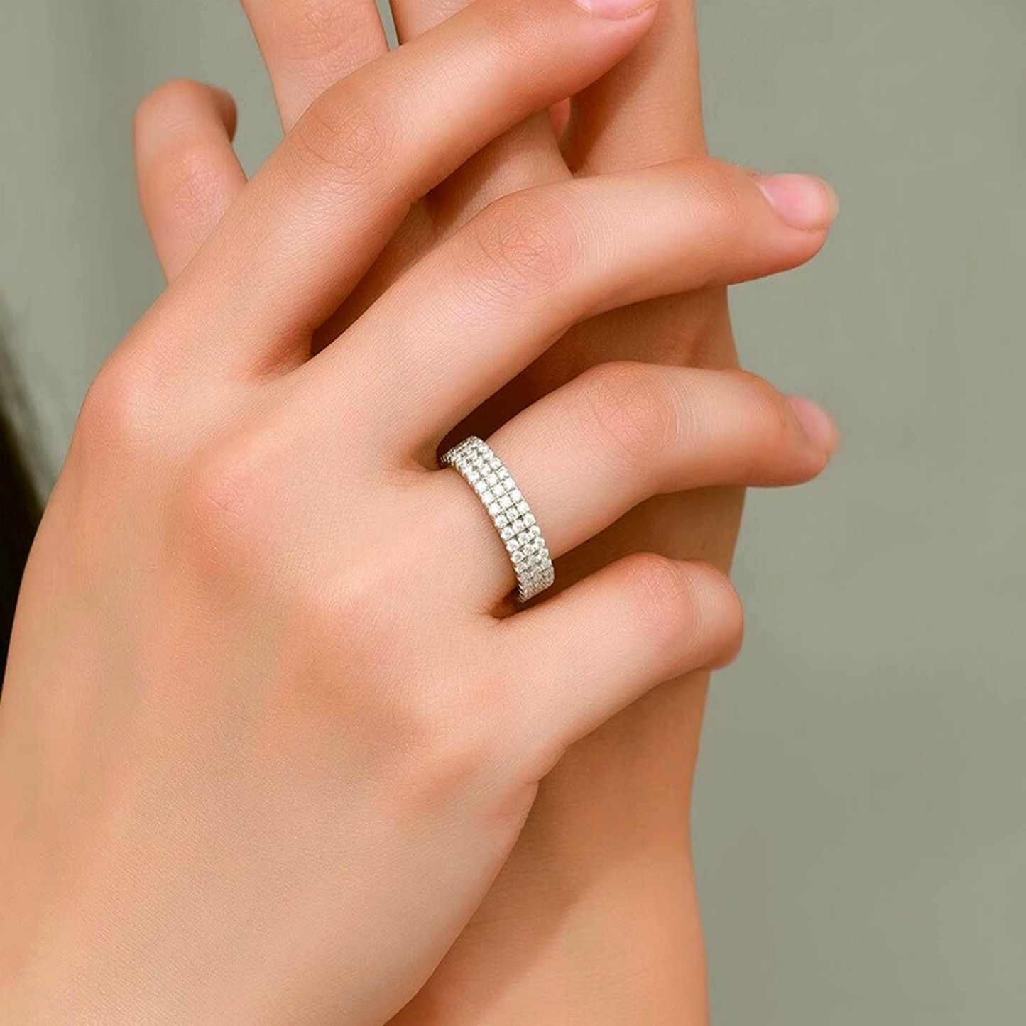Ring mit Pavé-Band aus 925er Sterlingsilber